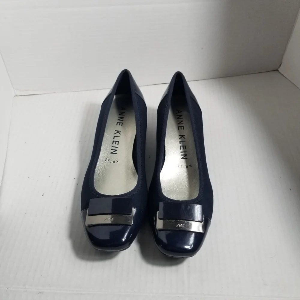 ANNE KLEIN SMALL WEDGE BLUE SHOE SIZE 6.5